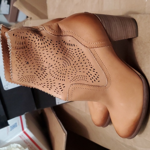 No box look like new Ugg boots